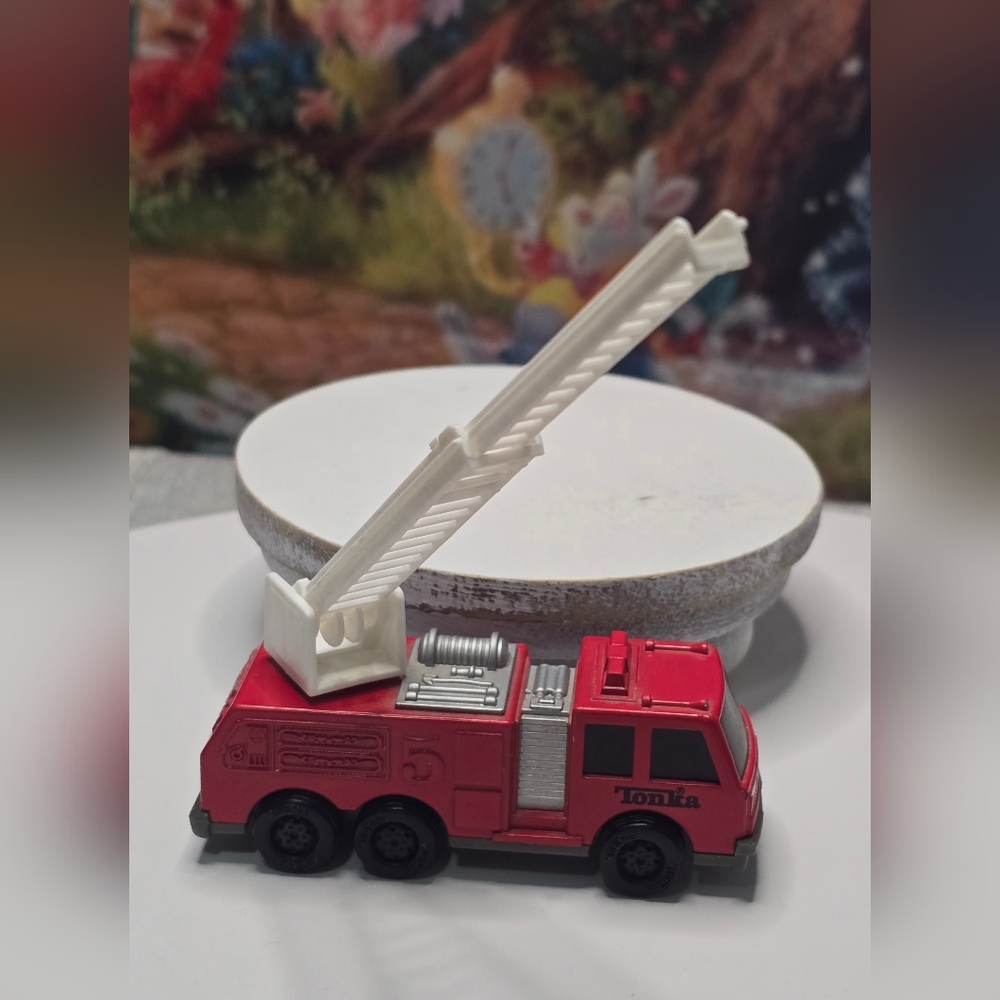1992 Small Tonka "Fire Truck" Toy ~Read Details
